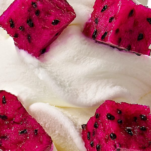 Yogurt helado con pitahaya roja